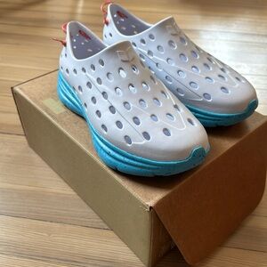 Kane footwear